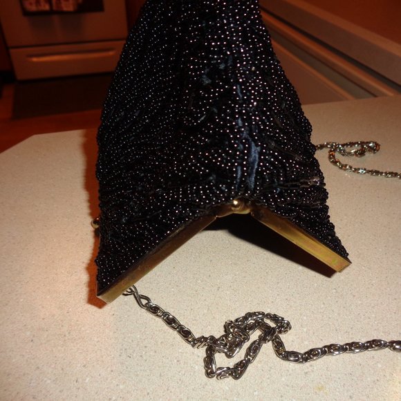 VINTAGE BLACK BEADED PURSE BY COLORIFFICS , SILVER CHAIN SHOUDER STRAP - Picture 6 of 10